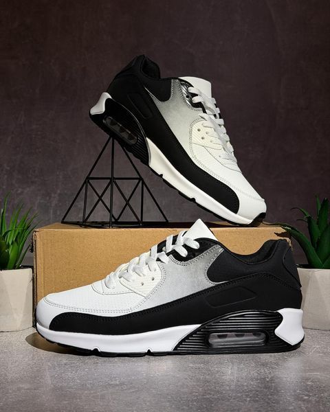 Чорно-білі кросівки в стилі Air Max &mdash; чоловіче взуття INTERSTEP